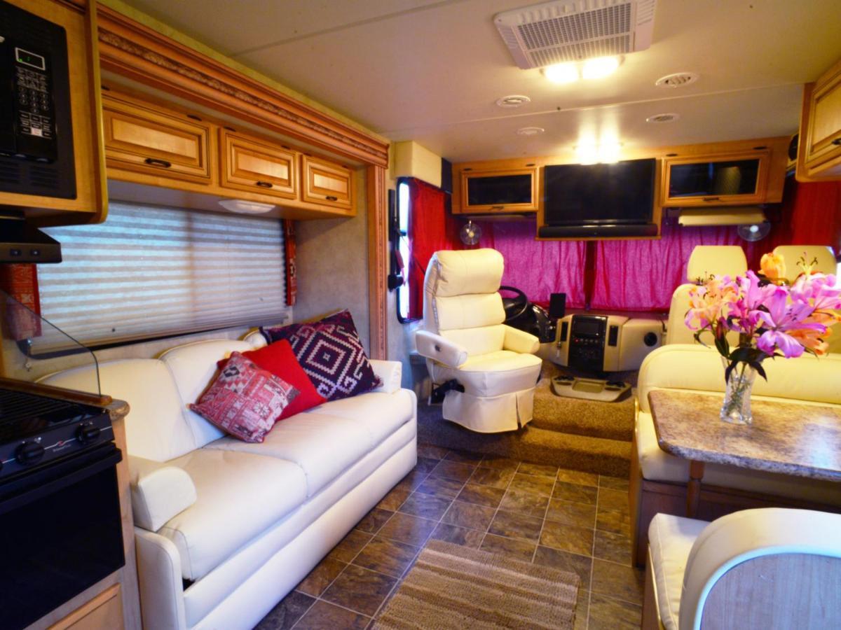 Luxury American Rv With Hot Tub Vila West Chiltington Exterior foto